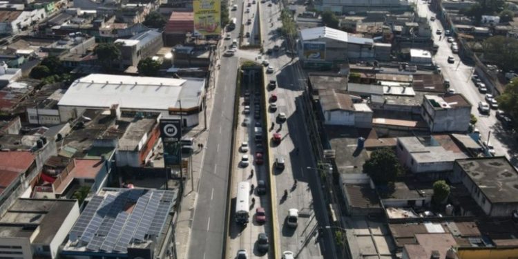 Congestión en calles alternas tras inicio de obras en la calle Martí
