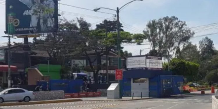 Congestionamiento en Avenida Petapa y Anillo Periférico tras nuevas restricciones de acceso en la Usac