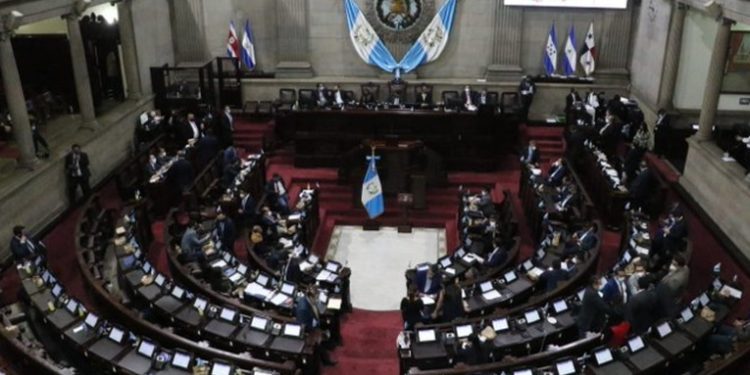 Congreso agenda juramentación de nuevo magistrado de la CC y elección de PDH