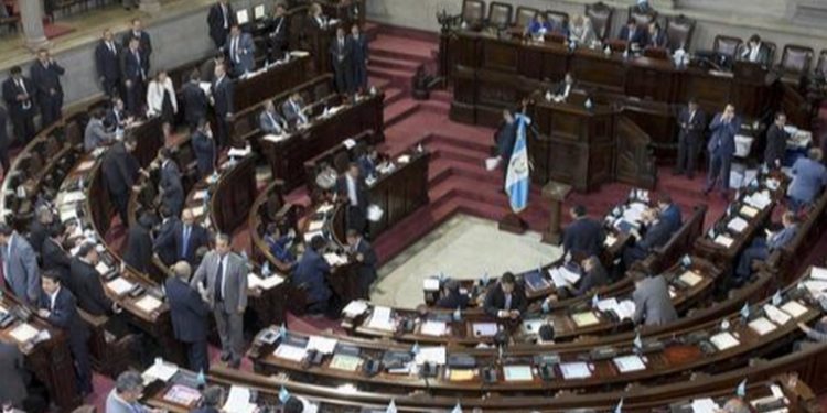 Congreso aprueba ley que autoriza pago de 36 mil quetzales a veteranos militares