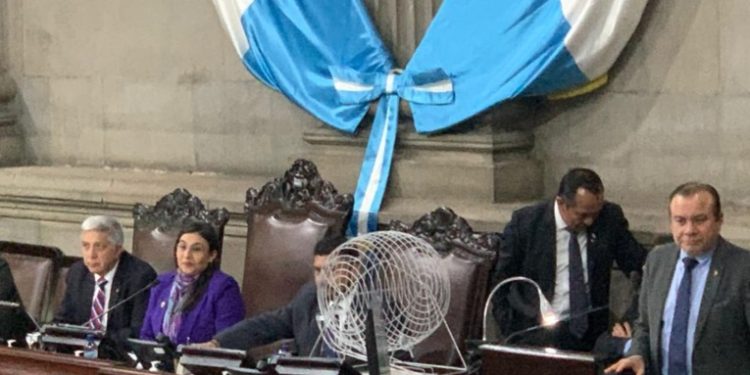 Congreso conforma comisiones pesquisidoras para conocer antejuicios contra magistrados del TSE