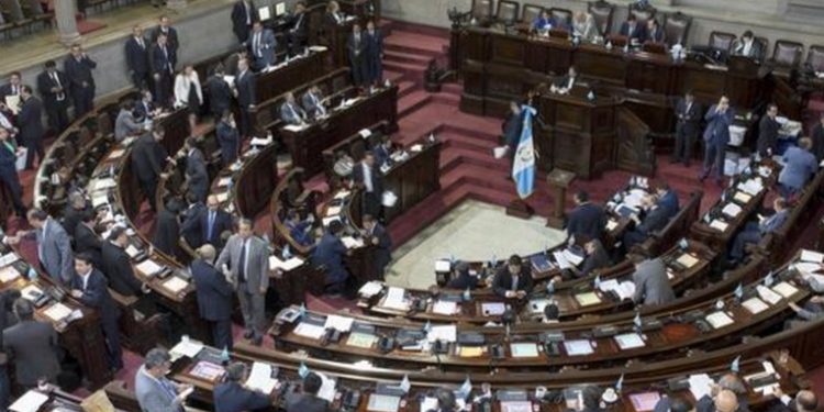 Congreso convoca a sesión para discutir subsidios al gas propano y energía eléctrica