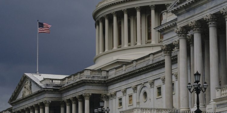 Congreso de EE.UU. pronostica que el paí­s tendrá un déficit multimillonario en 10 años
