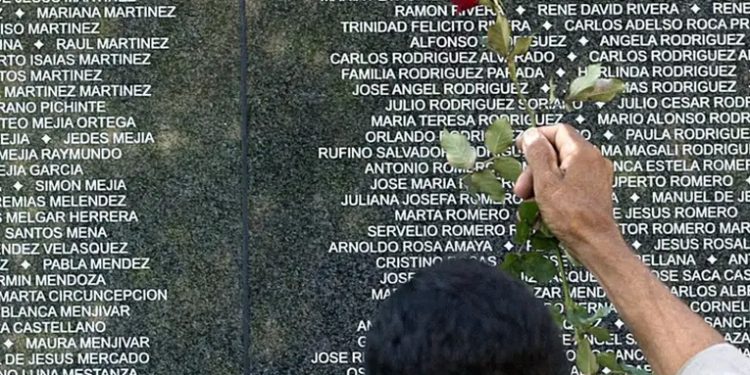 Congreso de El Salvador archiva ley de víctimas de la guerra
