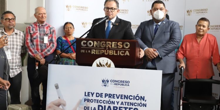 Congreso debate ley para brindar apoyo a pacientes con diabetes ante alarmante aumento de casos