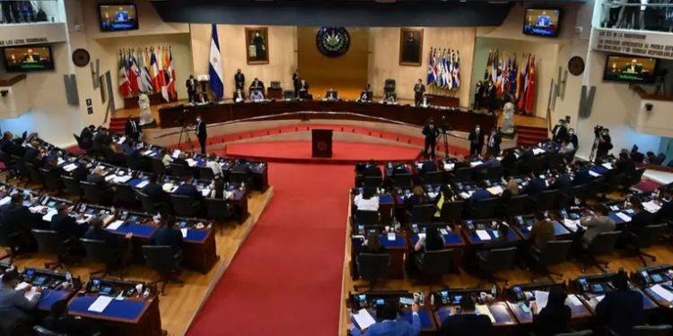 Congreso El Salvador eleva castigos a delitos de corrupción