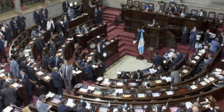 Congreso gasta 388 mil quetzales en viáticos al extranjero para diputados