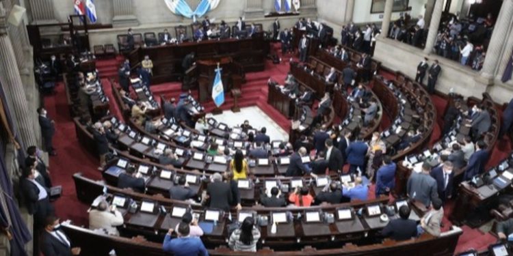 Congreso se compromete a no discutir ley que fortalece a las fuerzas de seguridad