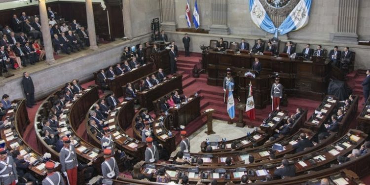 Congreso trabaja en una ley para el mejoramiento de la calidad educativa