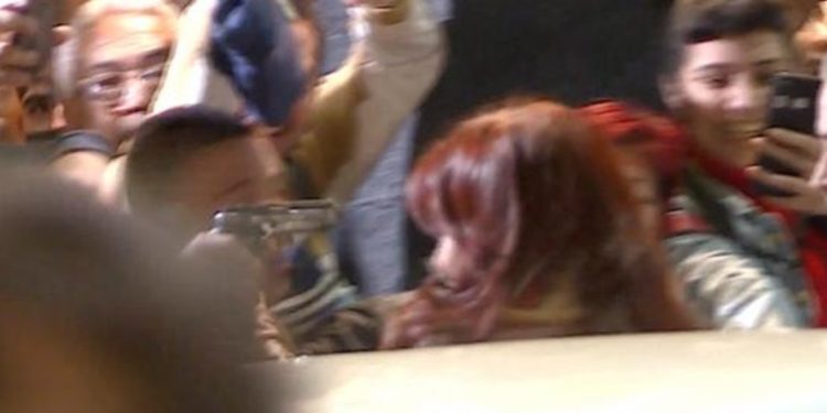 Conmoción en Argentina por intento de asesinar a Vicepresidenta Cristina Kirchner