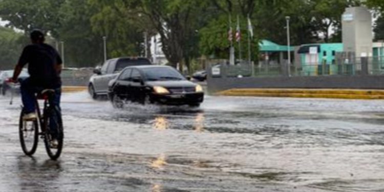 Conred prevé que lluvias se establezcan en todo el país a mediados de mayo
