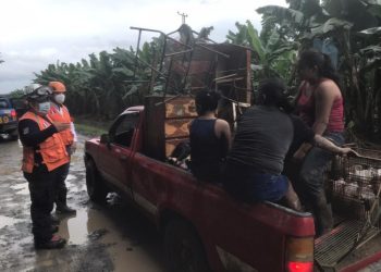 CONRED realiza evacuaciones en el sector Calle Vieja, Rí­o Bravo en Suchitepéquez
