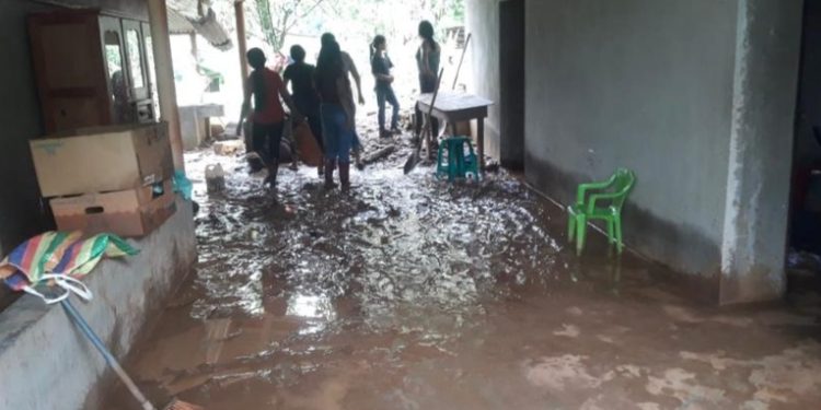 CONRED registra más de mil 200 personas afectadas por las lluvias durante las últimas 24 horas