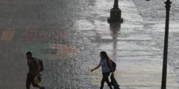 CONRED se declara en alerta roja por las fuertes lluvias