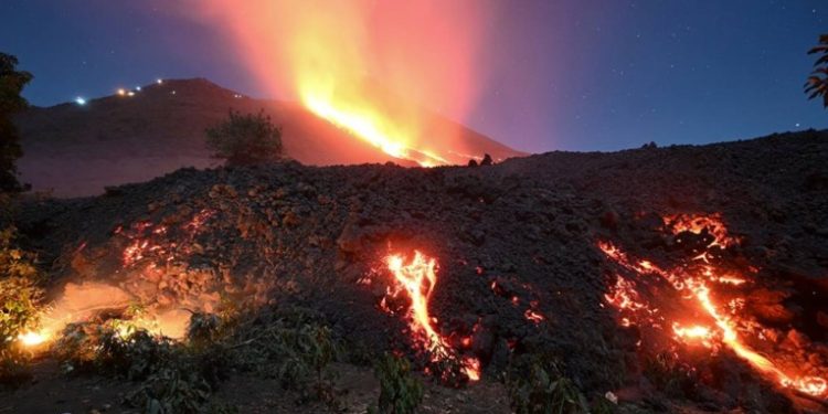 CONRED se prepara por el flujo de lava que genera el volcán de Pacaya
