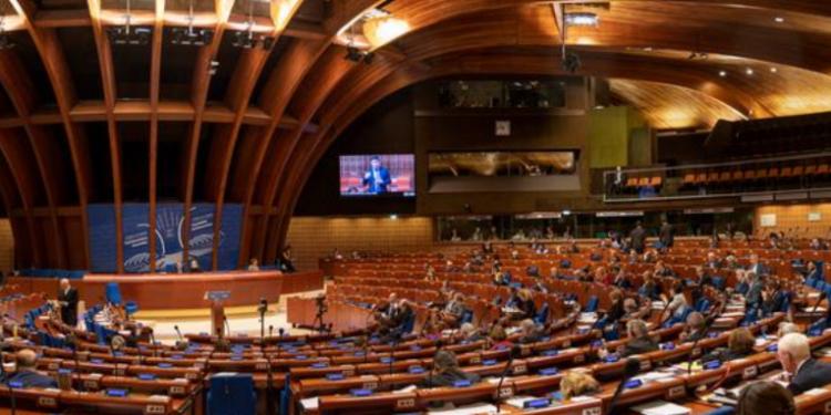 Consejo de Europa suspende a Rusia por invasión de Ucrania