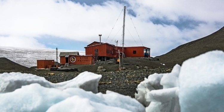 Construirán nueva estación sismográfica en una base científica argentina ubicada en la Antártida