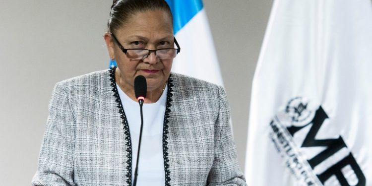 Consuelo Porras presenta amparo ante la CC