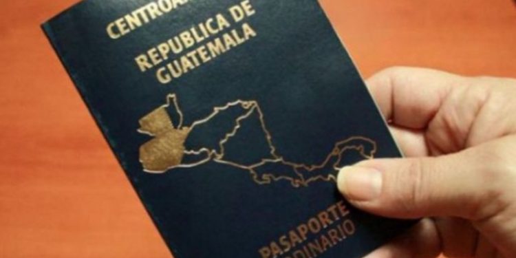 Consulados de Guatemala se abastecen de pasaportes luego de varios meses de desabastecimiento