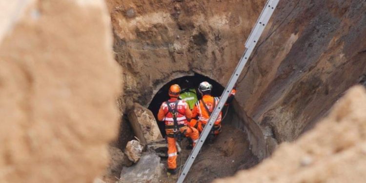 Continúa búsqueda de madre e hija desaparecidas en socavamiento en Villa Nueva
