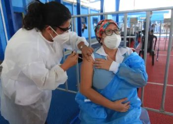 Continúa disminuyendo la demanda de vacunas contra el COVID-19