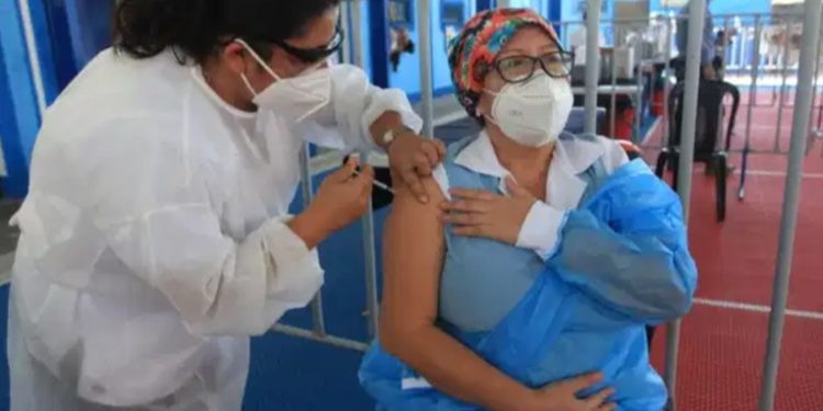 Continúa disminuyendo la demanda de vacunas contra el COVID-19