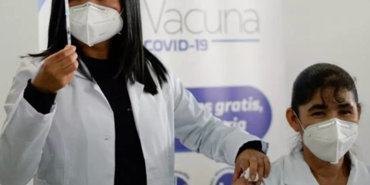 Continúa el proceso para recibir la vacuna contra el Covid-19 en Guatemala