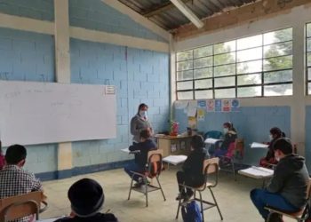 Continúa en discusión el regreso a clases presenciales
