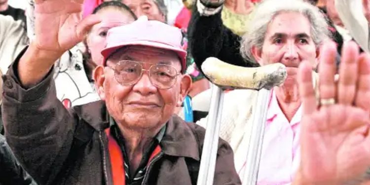 Continua la entrega de notificaciones del programa del adulto mayor