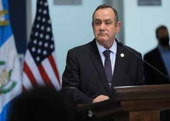 Continúa sin decidirse el viaje del presidente Giammattei a la Cumbre de las Américas