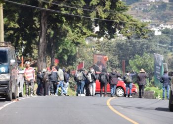 Continúan los bloqueos de transportistas en rechazo a alto costo de los combustibles