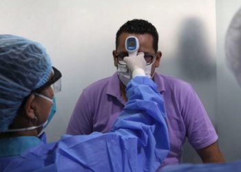 Continúan los casos de Covid-19 en más de mil diarios