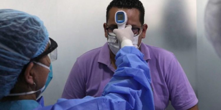 Continúan los casos de Covid-19 en más de mil diarios