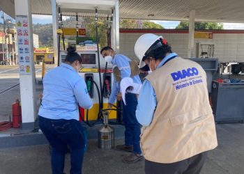 Continúan operativos de verificación de precios y peso de combustibles en todo el país