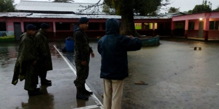 Continúan trabajos de reparación en las escuelas dañadas por las fuertes lluvias