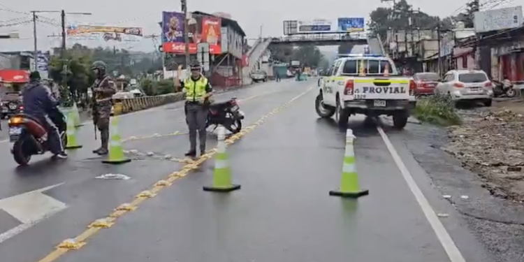 Continúan trabajos para reparar socavamiento en la ruta Interamericana