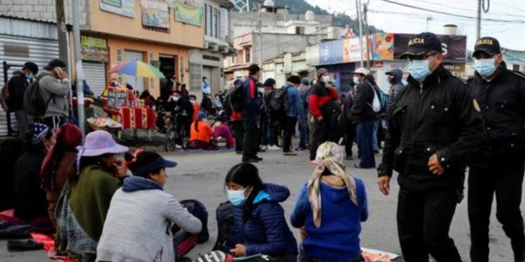 Continuando bloqueando carreteras para exigir renuncia de Alejandro Giammattei