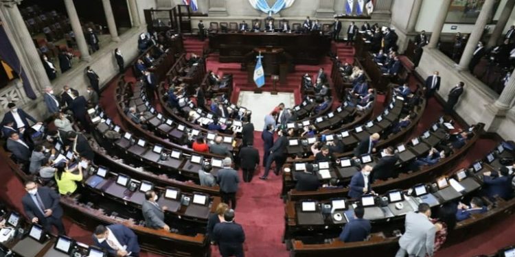 Convocan a postuladora para elección de magistrados a cortes