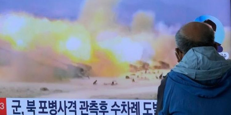 Corea del Norte dispara artillerí­a a zona de amortiguamiento con el Sur