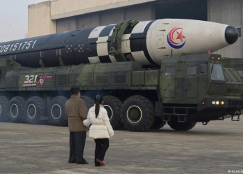 Corea del Norte dispara dos misiles balí­sticos al mar de Japón