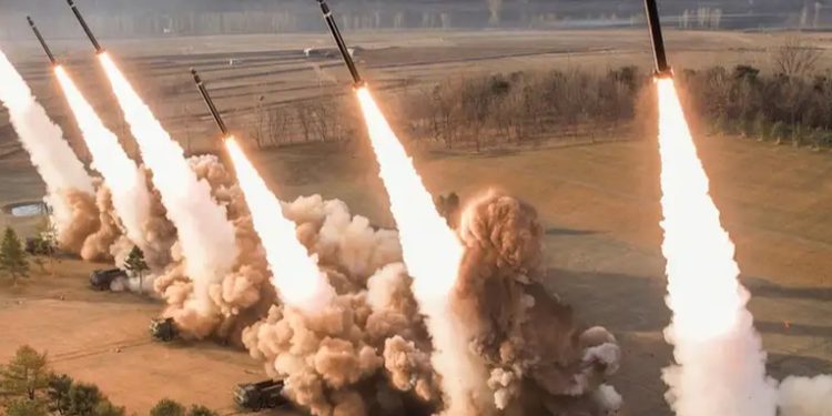 Corea del Norte lanza misiles balísticos al mar de Japón