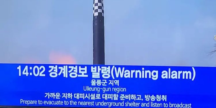 Corea del Norte lanza un misil balístico al mar de Japón