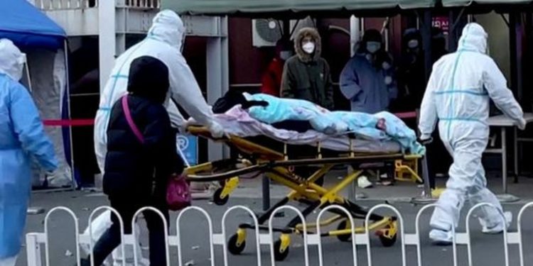 Coronavirus se extiende por China y amenaza con colapsar hospitales