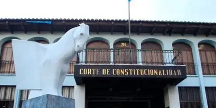 Corte de Constitucionalidad ordena al congreso elegir magistrados suplentes del TSE