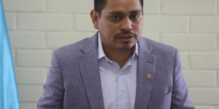 Corte de Constitucionalidad otorga amparo provisional al diputado José Chic