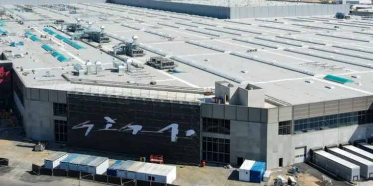 Corte de energía paraliza la fábrica de Tesla en Alemania