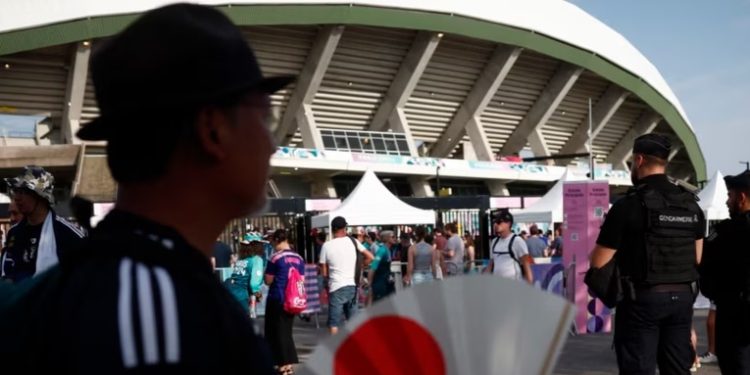 Cortes para beber de agua, abanicos y hielo: la ola de calor de París obliga a modificar los Juegos