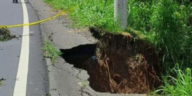 COVIAL inicia trabajos para recuperar paso en el kilómetro 34.9 de la ruta a El Salvador