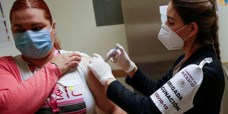 COVID-19: Â¿Cuánto se beneficia América Latina con la producción local de vacunas?