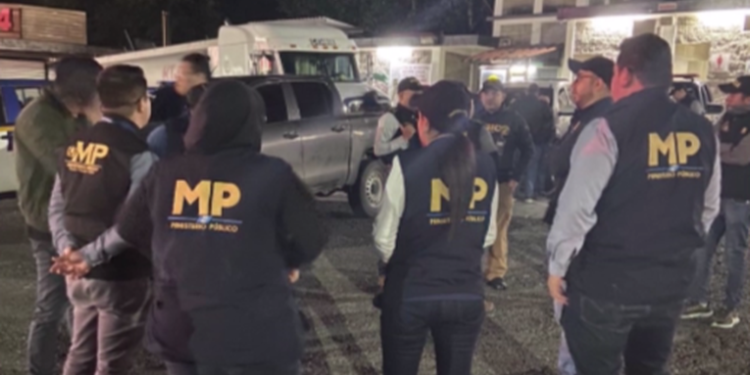 Coyote guatemalteco es capturado en operativo con 10 migrantes Ecuatorianos